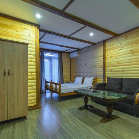 Sister'S Warm Guest House 바투미 외부 사진