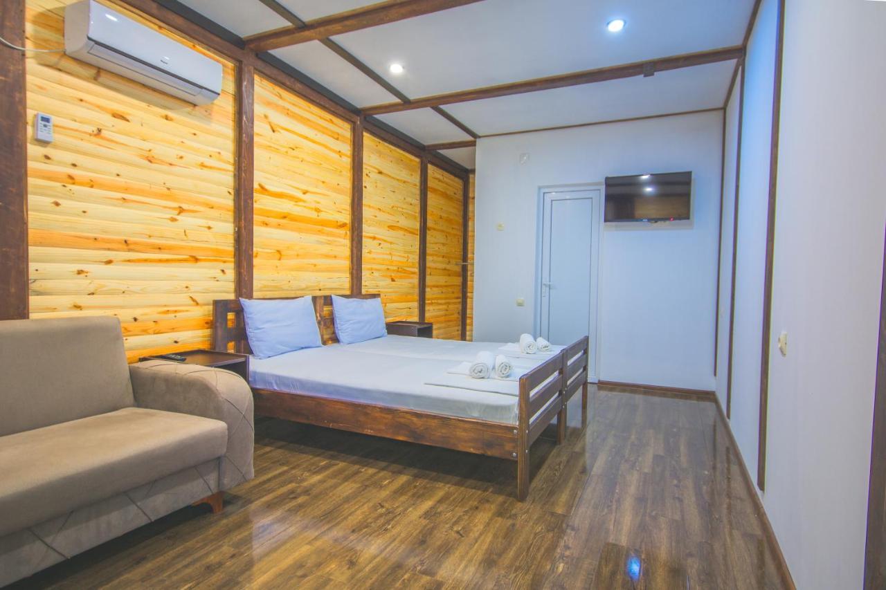 Sister'S Warm Guest House 바투미 외부 사진