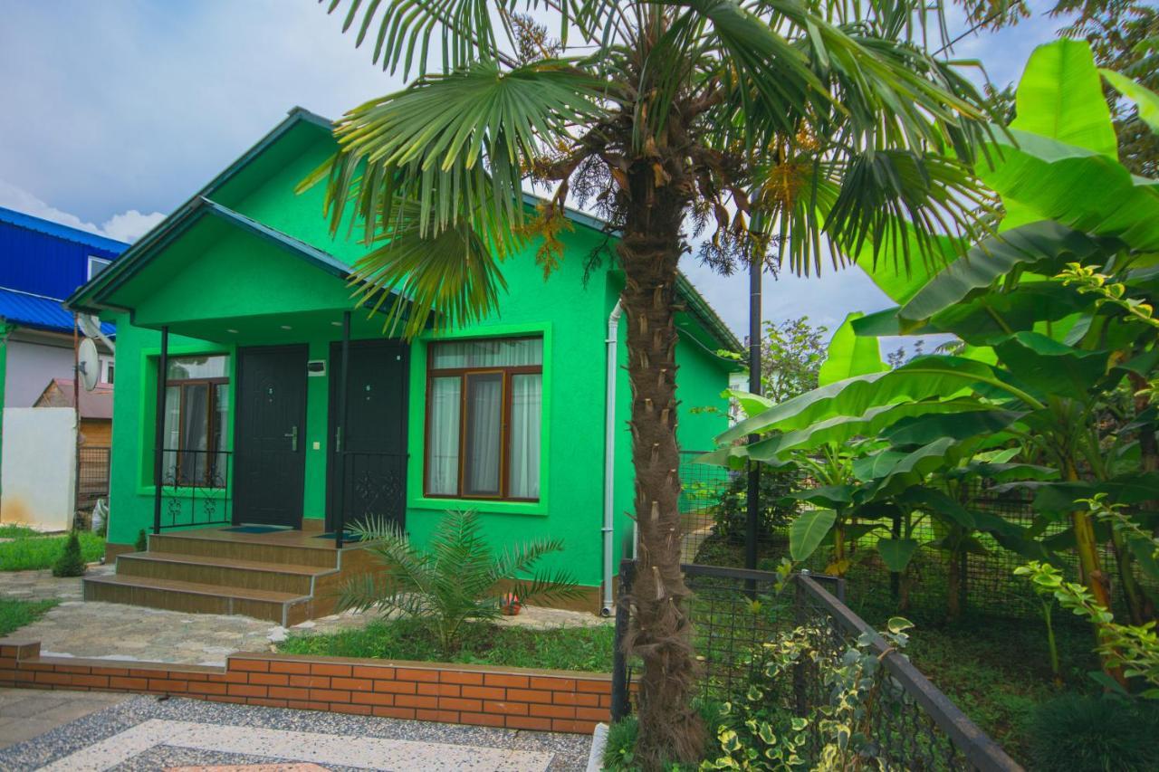 Sister'S Warm Guest House 바투미 외부 사진